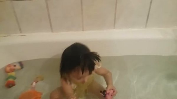 Купаемся в Ванной и играем