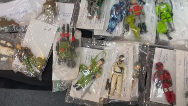 Episode 463 - VINTAGE TOY HUNTING AT AN AWESOME VINTAGE TOY SHOW! смотреть онлайн
