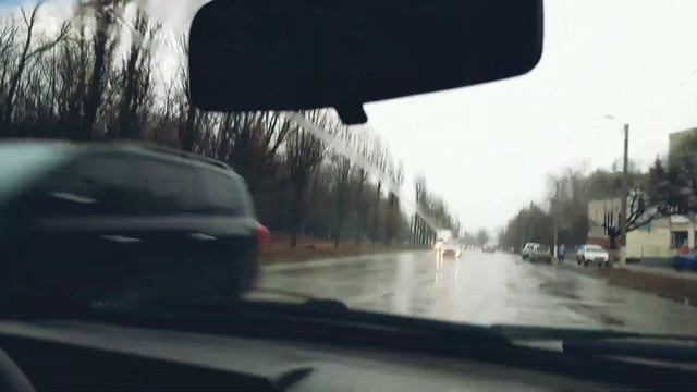 Завелась и троит. Плохо заводится утром после дождя. смотреть онлайн