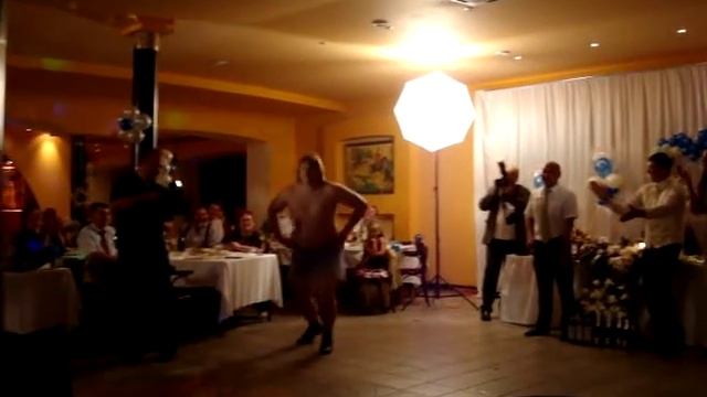 Самый смешной "Танец лебедей" на свадьбе!! Jura&Ira смотреть онлайн