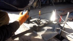 Зачистной станок. Зачистка профильной трубы.