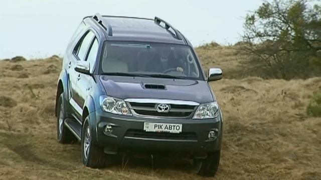 Тест драйв Toyota Fortuner 4-D. смотреть онлайн