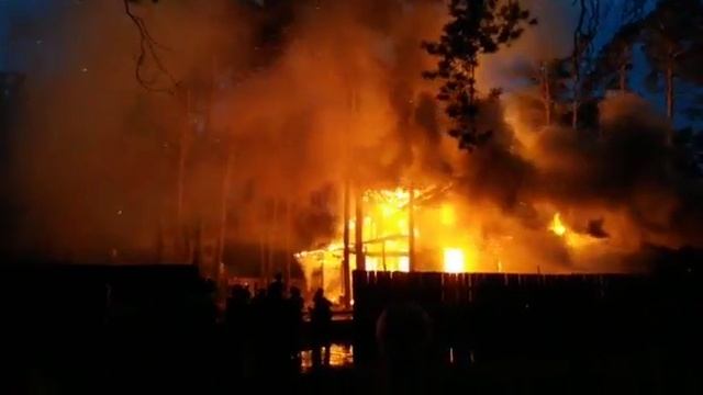 Пожар в Кудряшах после удара молнии смотреть онлайн