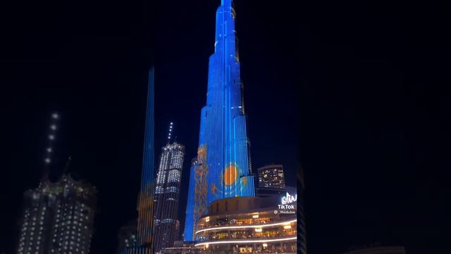 Kazakhstan flag in Burj Khalifa stairs. Флаг Казахстан в Бурдж Халифа лестница смотреть онлайн