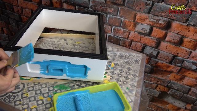 Paint polystyrene bee house. смотреть онлайн