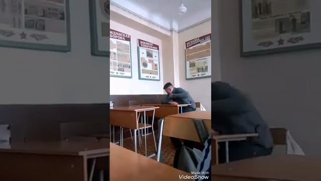 Не надо спать на паре) смотреть онлайн