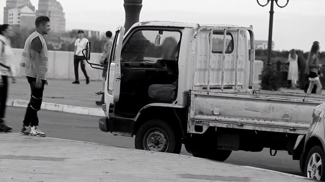 Социальный эксперимент - на кого ведутся девушки? / Богатый или бедный? смотреть онлайн