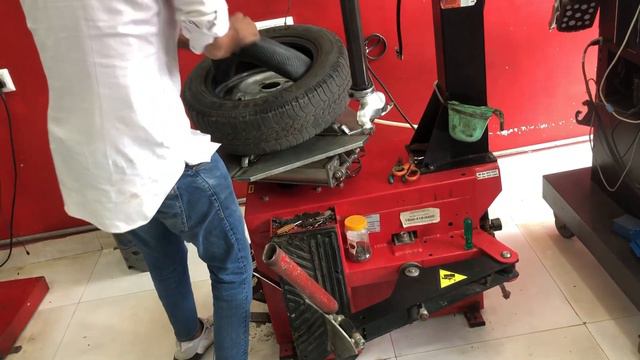 Installing new tyre for Maruti 800 || best tyre for Maruti 800 #tranding#maruti800 смотреть онлайн