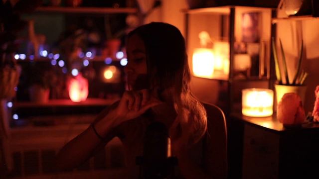Sing you to Sleep ASMR | Soft humming, hairbrushing, mic brushing смотреть онлайн