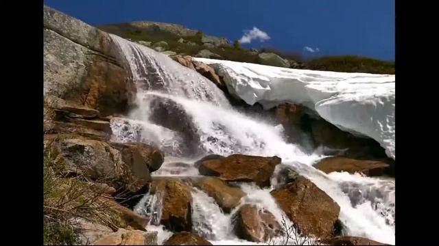 Водопады на реке Цветочной. Горный Алтай смотреть онлайн