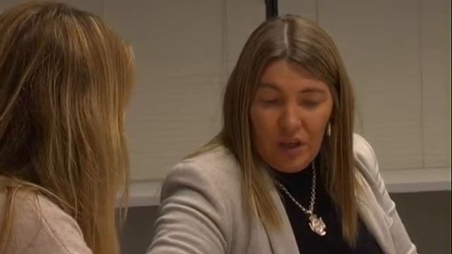 Bertone con la Subsecretaria de habitat y desarrolo humano. смотреть онлайн