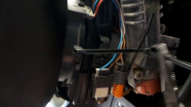 Bmw 3,E36-Странный шум при вращении руля смотреть онлайн