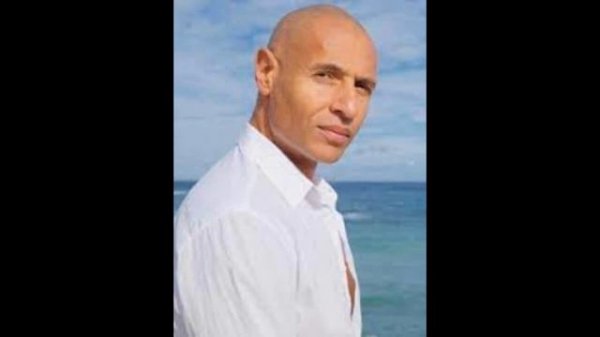 Исаак Виджраку — краткая биография