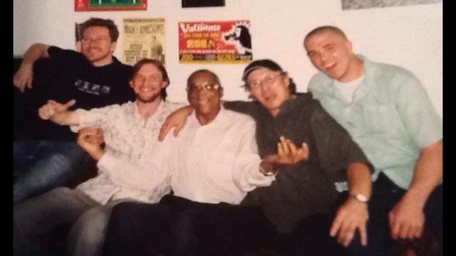 I Asked For Water - Hubert Sumlin with The Perpetrators feat. Big Dave McLean смотреть онлайн