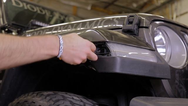 How to Install LED Sidemarkers for 2018-2019 Jeep JL Wrangler and 2020 JT Gladiator | Diode Dynamic смотреть онлайн