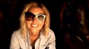 Обнаженка в племени Дани, Папуа | Topless Girls' Dancing, West Papua