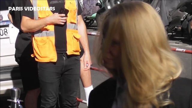 Pamela Anderson @ Paris Fashion Week 27 september 2023 show The Row смотреть онлайн