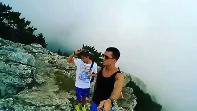 Крым айпетри чуть не упал!!! смотреть онлайн