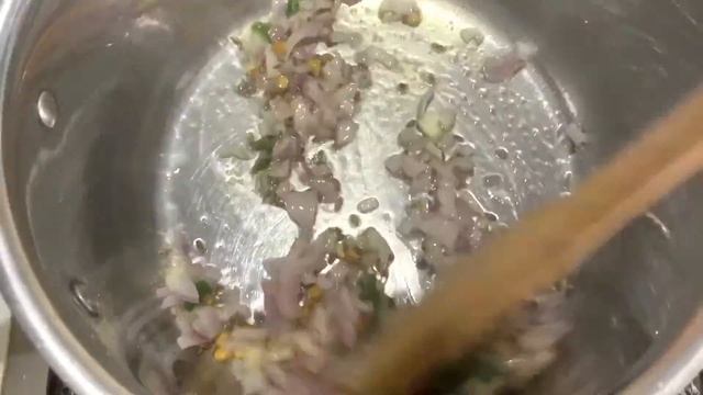 வித்தியாசமான இட்லி செய்யலாம்! Stuffed Malligai Poo Idli! смотреть онлайн
