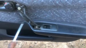 Как снять передние дверные обшивки на автомобиле nissan primera p11