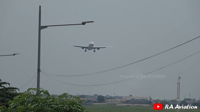 Batik Air's Largest Aircraft Airbus A330 Landing on Runway 24 Soekarno Hatta Airport смотреть онлайн