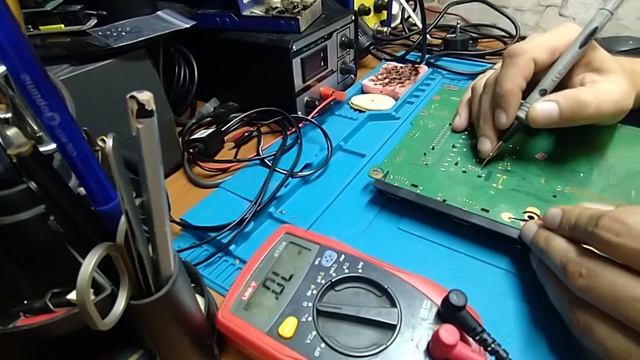 Ремонт телевизора Samsung UE40ES5507К после грозы смотреть онлайн