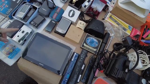 Блошиный рынок барахолка в г. Минск «ПОЛЕ ЧУДЕС» / Если честно дно то ещё с агрессирующими торгашам смотреть онлайн