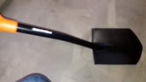 Повелся!!! Лопата Fiskars для копа!