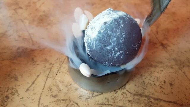 1000 ГРАДУСОВ СТАЛЬНОЙ ШАР VS РАЗНОЦВЕТНЫЕ ПУГОВИЦЫ, КЛЕЙ, КИСТОЧКИ, ДРАКОНЬИ ЯЙЦА смотреть онлайн