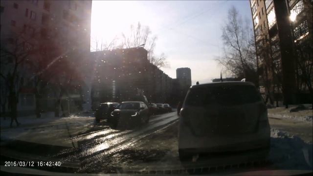 2016-03-12 Екатеринбург ул. Тверитина Навстречу всем
