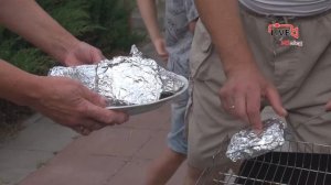 Мясо в фольге на углях в мангале. Готовим в Дрогичине.