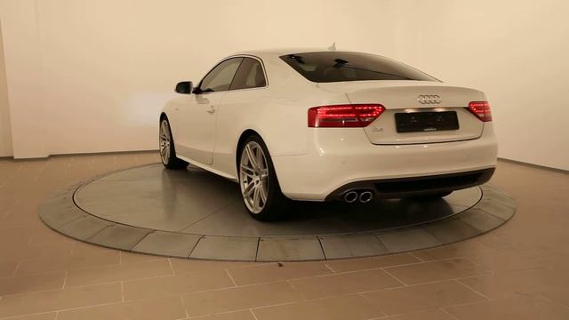 Audi A5 Coupé 2,0 TDI quattro 2xS-line - 2011 смотреть онлайн