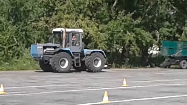 Сдаём экзамен на категорию D, тракторные права, г.Тюмень.