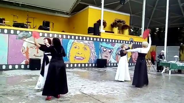 Нежный танец с веерами .... девушки с 80-х смотреть онлайн