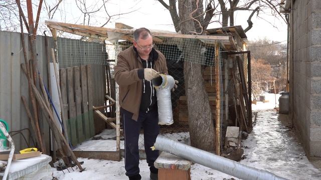 Вентиляция курятника зимой. Правильная вентиляция курятника своими руками. Вытяжка в курятнике. смотреть онлайн