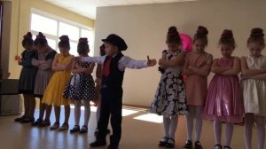 Сегодня праздник у девчат