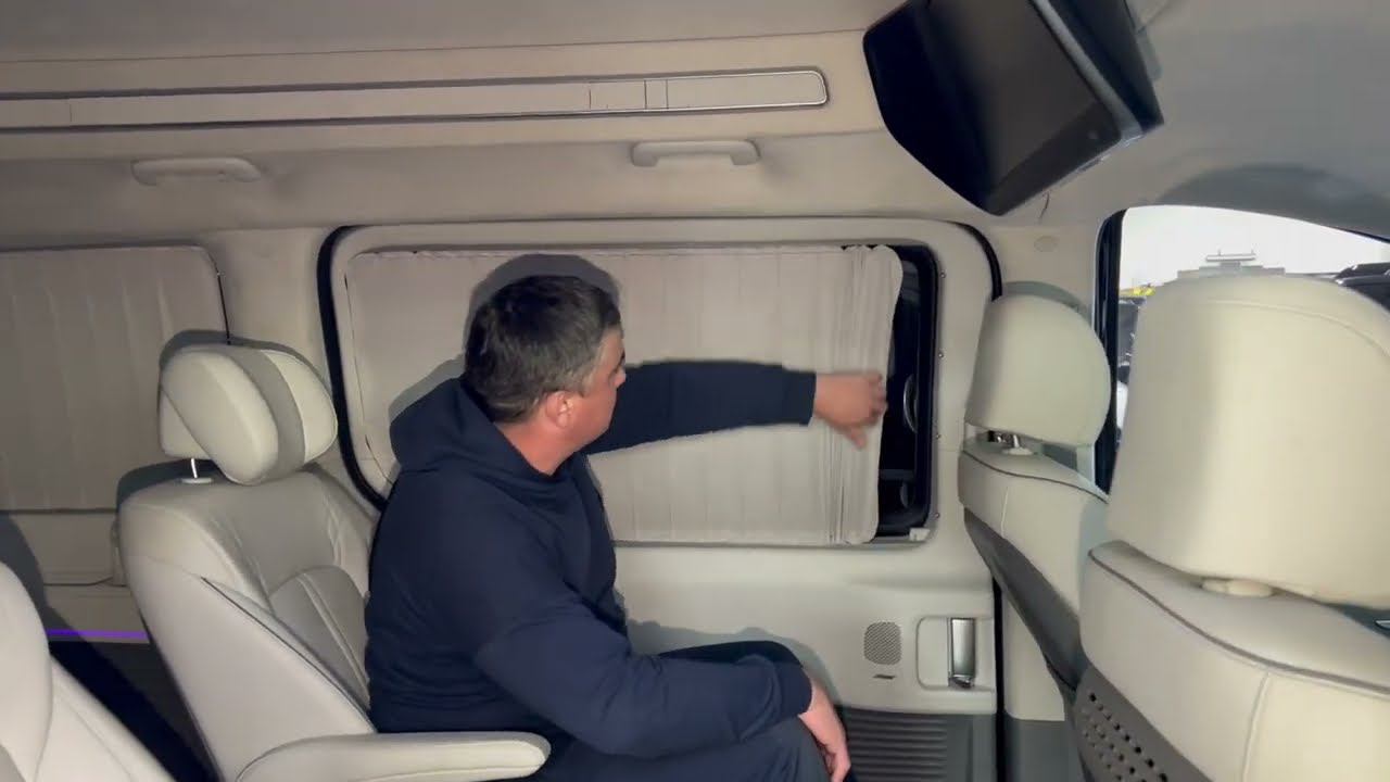 Hyundai Staria - шторки на окна внутри салона