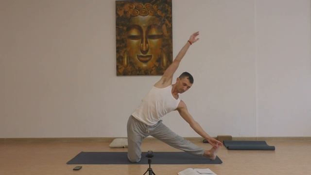 Б.К.С. Айенгар. Йога дипика 2 день недели. Продвинутый уровень. смотреть онлайн