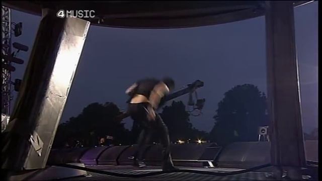 Depeche Mode - I Feel You - live @ O2 Wireless Festival 2006 (HQ) смотреть онлайн
