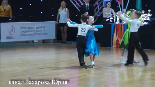 Танцуют Георгий и Ирина 21 апреля 2019 г.Новосибирск смотреть онлайн