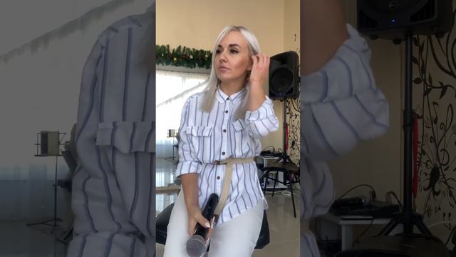 Nadya Kolibri-Желаю тебе из тысячи звёзд-одну,самую яркую… (live) смотреть онлайн