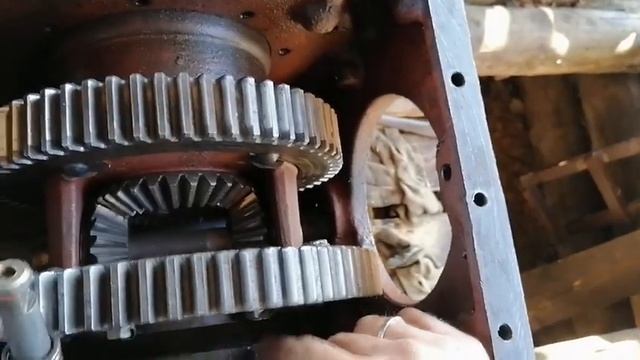 Ремонт коробки КПП трактора Т-25 начало
