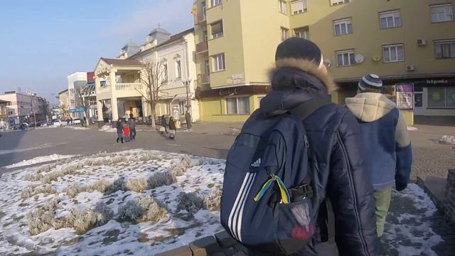 прогулка по Мукачево Ратуша и памятник трубочисту смотреть онлайн