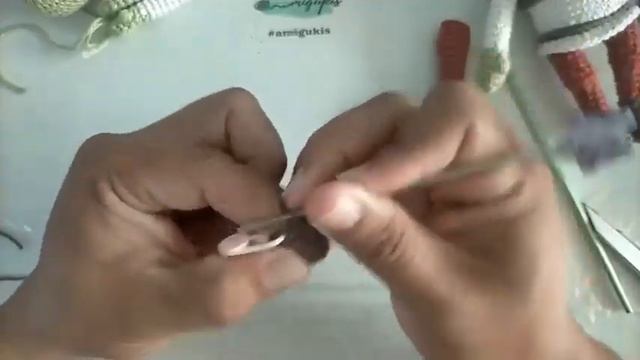 Parte 2. Tejiendo un amigurumi de Shrek con amigukis. Brazos y Piernas смотреть онлайн