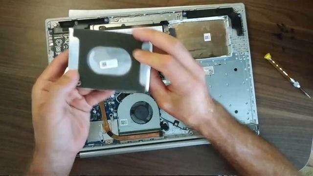 Ноутбук LENOVO ideapad 330 как разобрать и заменить оперативную ПАМЯТЬ и жесткий ДИСК HDD на SSD смотреть онлайн