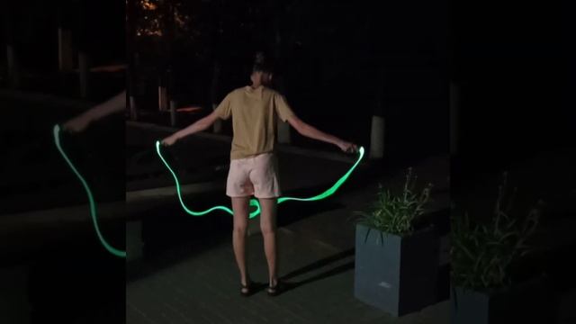 Светящаяся скакалка! Очень классная и необычная!