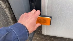 Подключаю люстру на кабине и габариты за кабиной на Volvo FH,Конец рабочей недели.