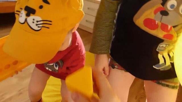 Как научить ребёнка запоминать цвета. Наши игры. смотреть онлайн