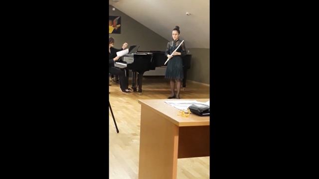 Ангелина Кононова 14 лет.Ф. Бенда, соната e-moll для флейты I, II части Г. Форе, Фантазия для флейт смотреть онлайн