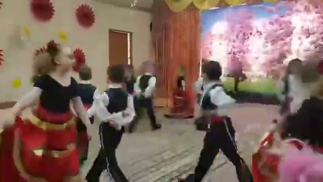 Испанский танец. Подготовительная группа смотреть онлайн